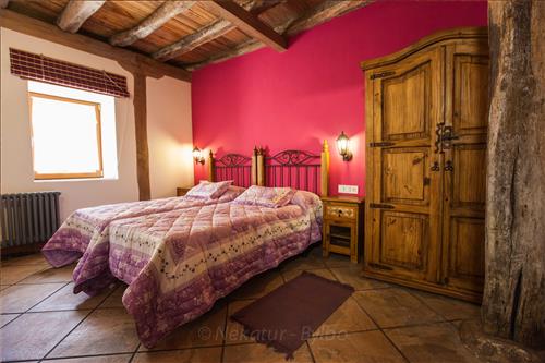 Habitacion_doble_casa_rural_Arkaitza_Berrobi_Gipuzkoa_Nekatur